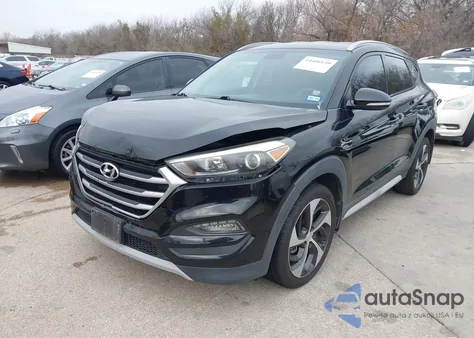 2017 Hyundai Tucson Sport z USA, uszkodzony, nr VIN KM8J33A23HU376494